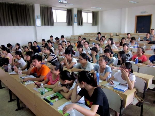 潇湘学院免费为考研学子开设暑期数学辅导班