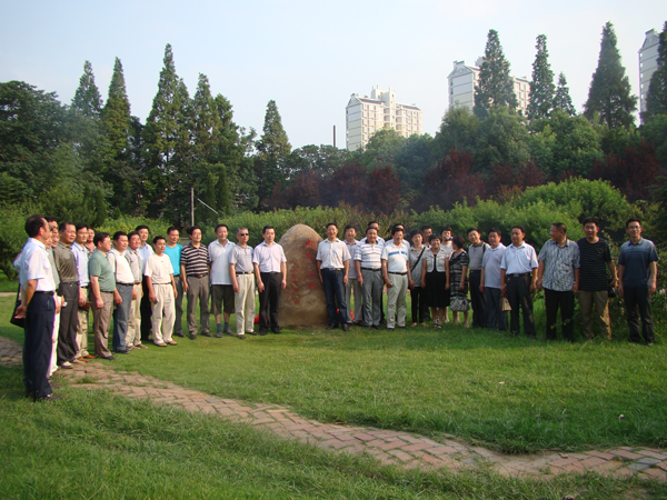 文化与传媒学院40余位校友返校参加纪念活动