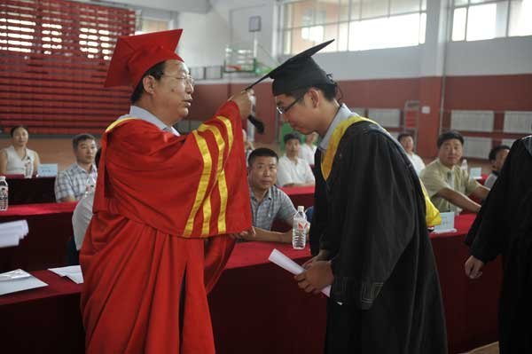 长春建筑学院隆重举行2012届毕业典礼暨学位授予仪式