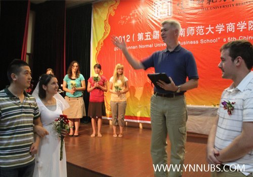 夏令营课堂趣味无限 西方婚礼大放异彩