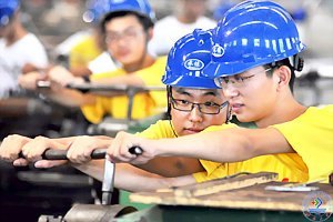 投身实践跟党走 服务基层写青春——济南大学2012年暑期社会实践活动扎实有效