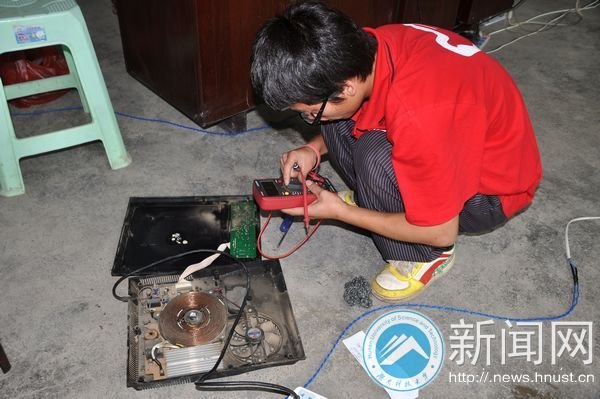阿弓镇志愿服务团队义务维修火热开展