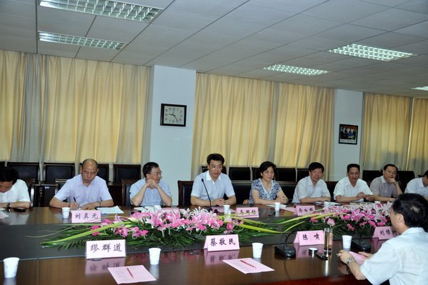 校党委书记马国防率团考察合肥学院