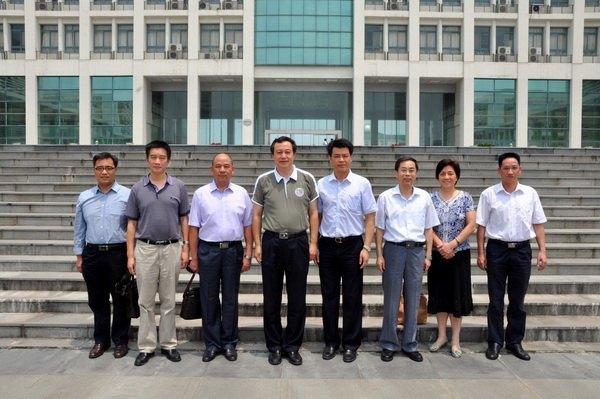 校党委书记马国防率团考察合肥学院