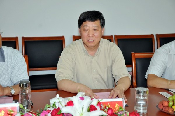 校党委书记马国防率团考察金陵科技学院