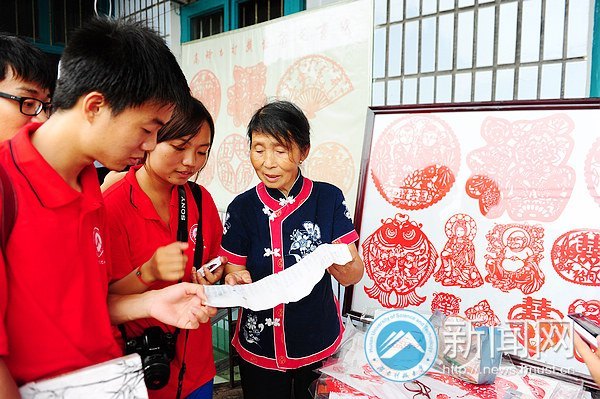 高椅古村来了群摄影人