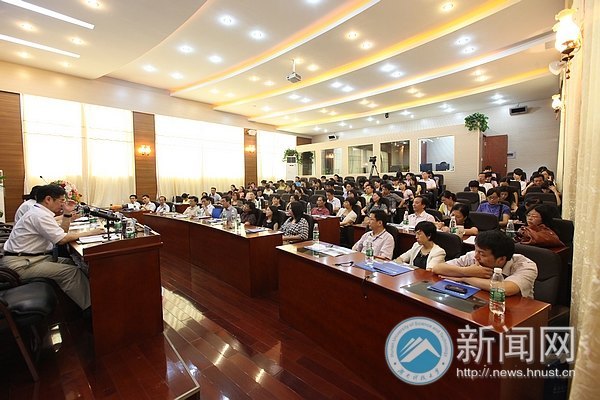 2012年全国“新世纪英语文学研究现状和趋势”专题研讨会在湖南科技大学举行