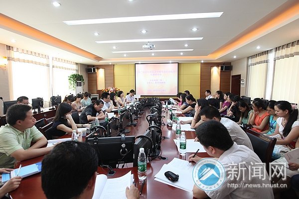 2012年全国“新世纪英语文学研究现状和趋势”专题研讨会在湖南科技大学举行