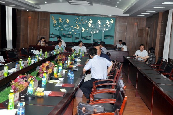校党委书记马国防率团考察哈尔滨学院