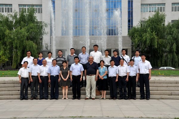 校党委书记马国防率团考察哈尔滨学院