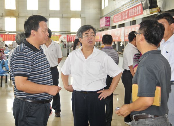 学校对暑期前校园安全工作进行检查