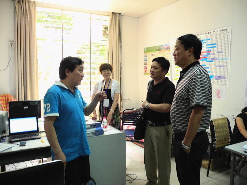 胡翔勇副校长视察三峡大学科技学院2012年招生录取工作
