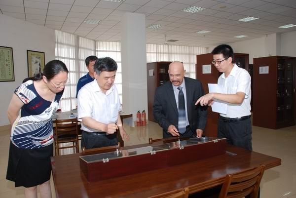 美国休斯顿蒂洛森大学客人来校洽谈合作办学