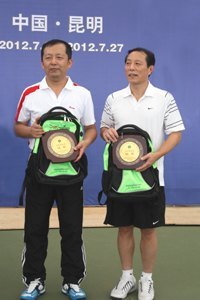 程新校长获全国高校“校长杯”网球赛冠军