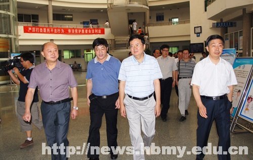 湖北省副省长郭生练来湖北民族学院调研