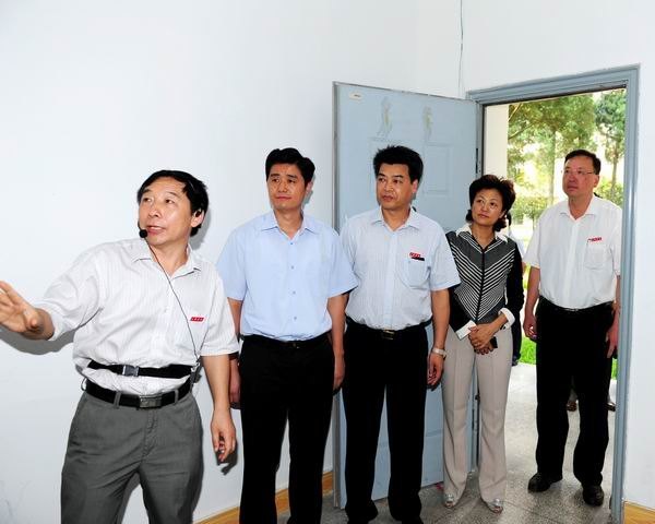 余红胜张丽娟等市领导调研科技创新工作
