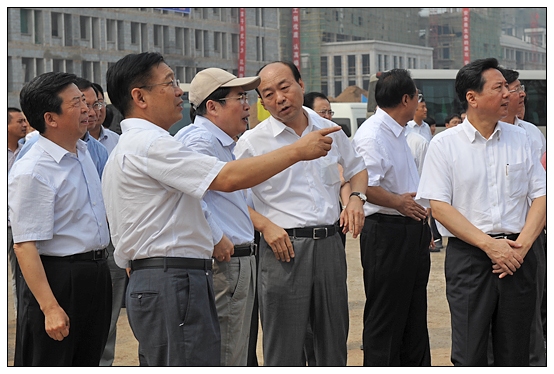 省委书记袁纯清今日上午视察晋中学院新校区工地