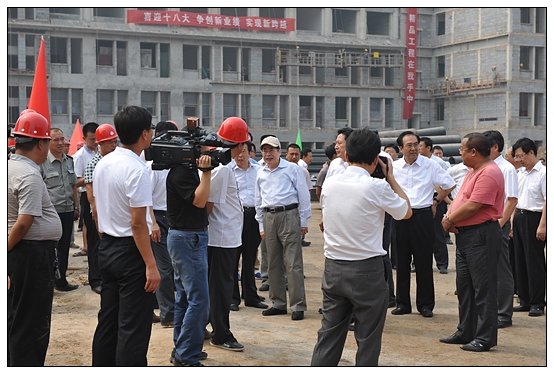省委书记袁纯清今日上午视察晋中学院新校区工地