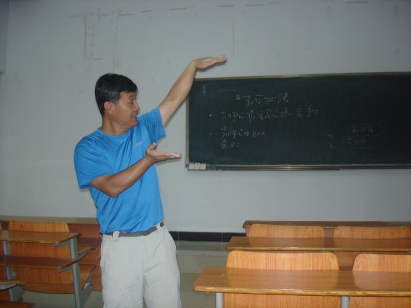 “商院公益”培训系列报道之四：中小学体育教师的培养和教学技能的理论与实践