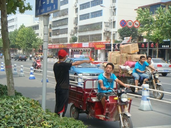 许昌学院积极参与许昌市“文明天使志愿服务行动”