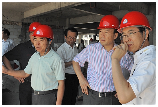 晋中学院书记院长带部分中层干部实地查看新校区建设