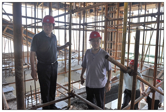 晋中学院书记院长带部分中层干部实地查看新校区建设