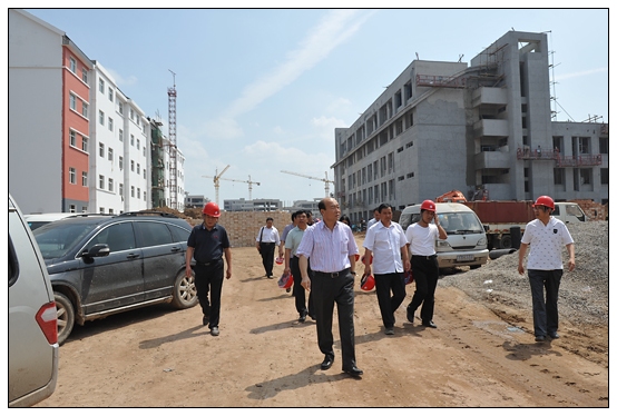 晋中学院书记院长带部分中层干部实地查看新校区建设