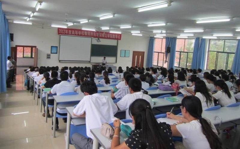 2012年度烟台威海地区高校教师岗前培训面授工作顺利结束