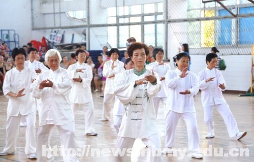 全国民族高校高教竞速邀请赛在湖北民族学院举行