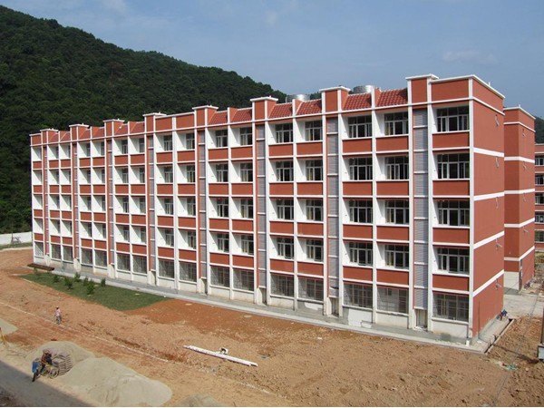 王争放董事长视察南方学院新校舍建设情况