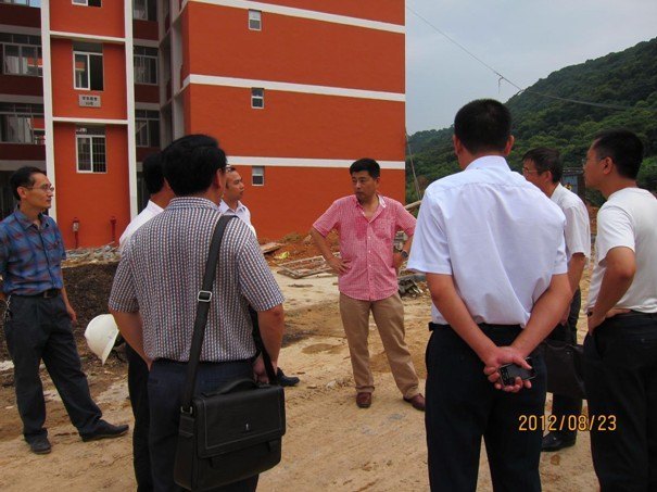 王争放董事长视察南方学院新校舍建设情况