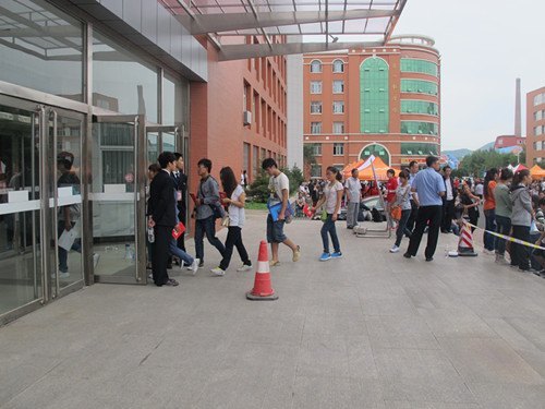 通化师范学院喜迎2012级新生入学报到