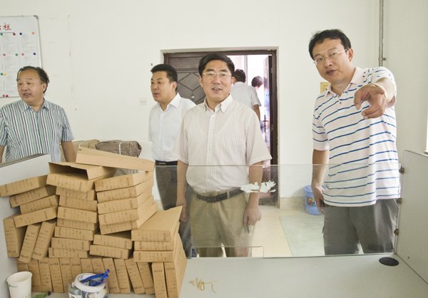 房绍坤一行调研暑期重点工程及新学期准备工作