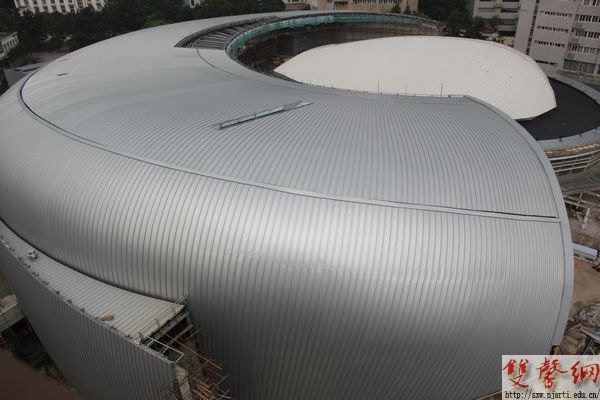 校领导现场调研暑期校园基建
