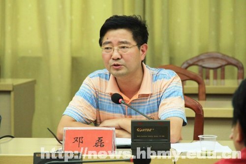 英国埃克塞特大学朱艳秋博士来湖北民族学院讲学