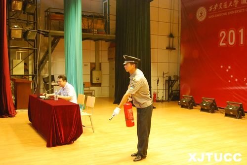 西安交大城市学院举办2012级新生入学教育系列报告会