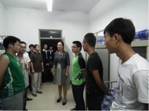 放飞梦想，启航人生——2012年数学学院新生报到工作顺利完成
