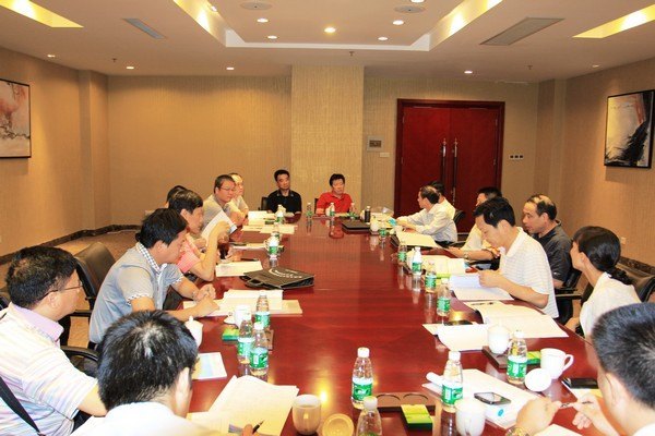 学校召开2012年暑期研讨会