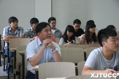 开学第一天 教育教学秩序良好