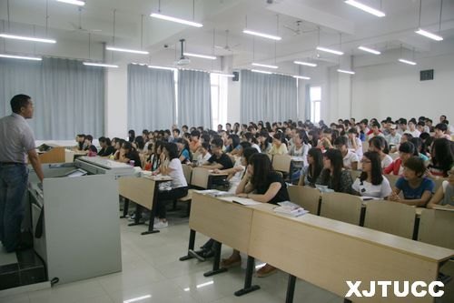 开学第一天 教育教学秩序良好