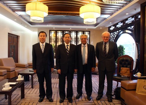 教育部部长袁贵仁接见北京城市学院校长刘林和英国华威大学代表