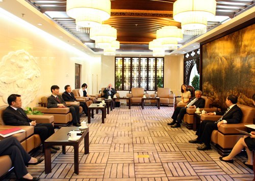 教育部部长袁贵仁接见北京城市学院校长刘林和英国华威大学代表