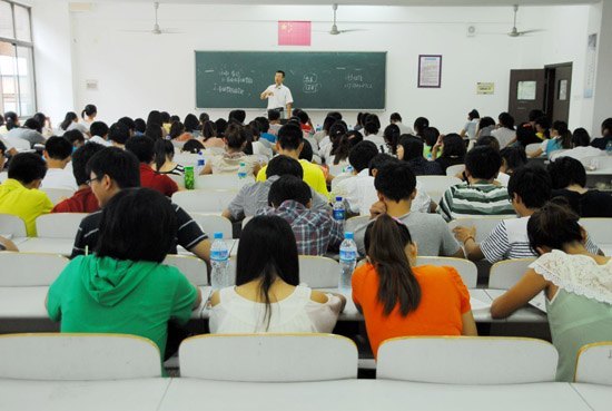 新学期开学工作井然有序