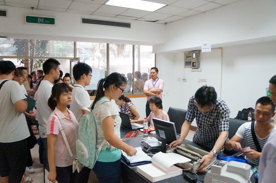 重庆医科大学2012级研究生迎新报到工作圆满完成