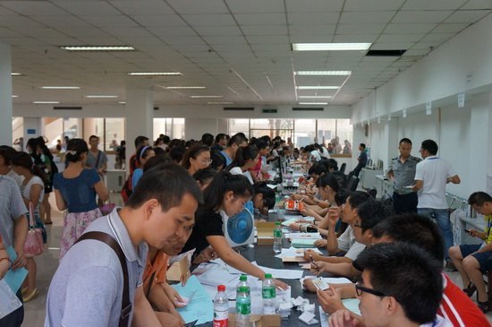 重庆医科大学2012级研究生迎新报到工作圆满完成