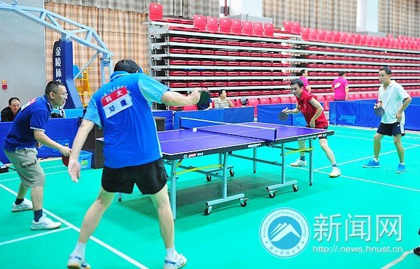 湖南科技大学教师运动员代表队在湘潭市第十一届运动会乒乓球赛上获佳绩