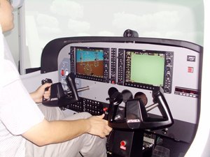 滨州学院首台塞斯纳Cessna-172飞行模拟机运行成功