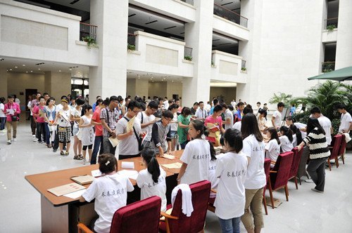 2012年招生暨新生报到工作圆满结束