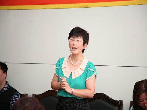 通化师范学院隆重举办庆祝教师节座谈会