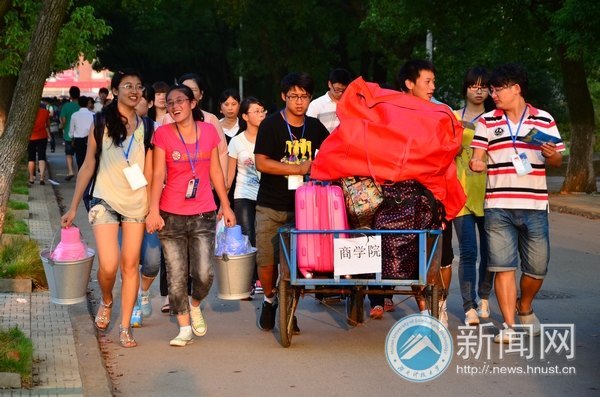 湖南科技大学迎新工作全面展开